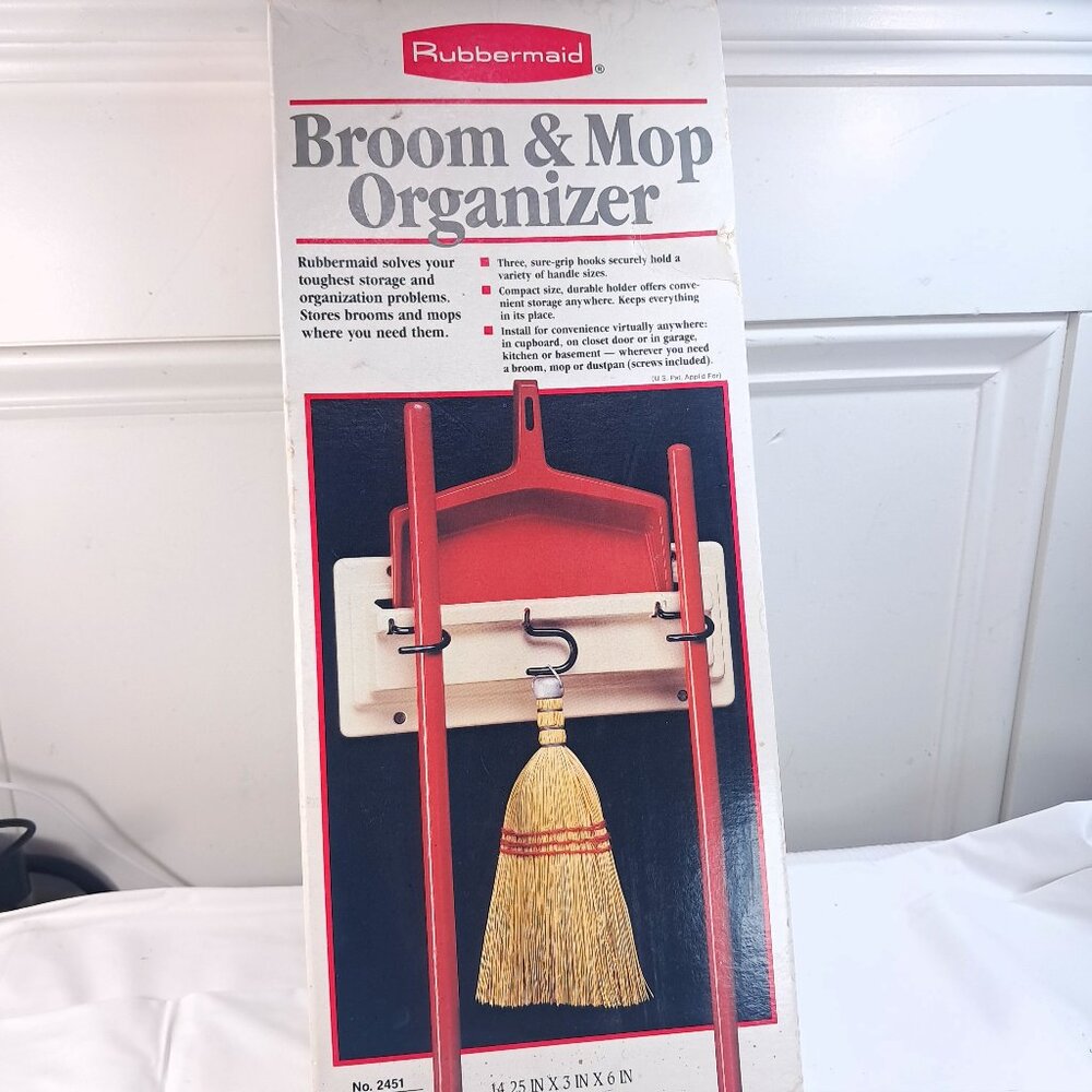 Rubbermaid Broom And Mop Organizer Wall Mount # 2451 USA‎ 1988 almond Vintage